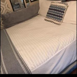 Ikea duvet cover (queen)